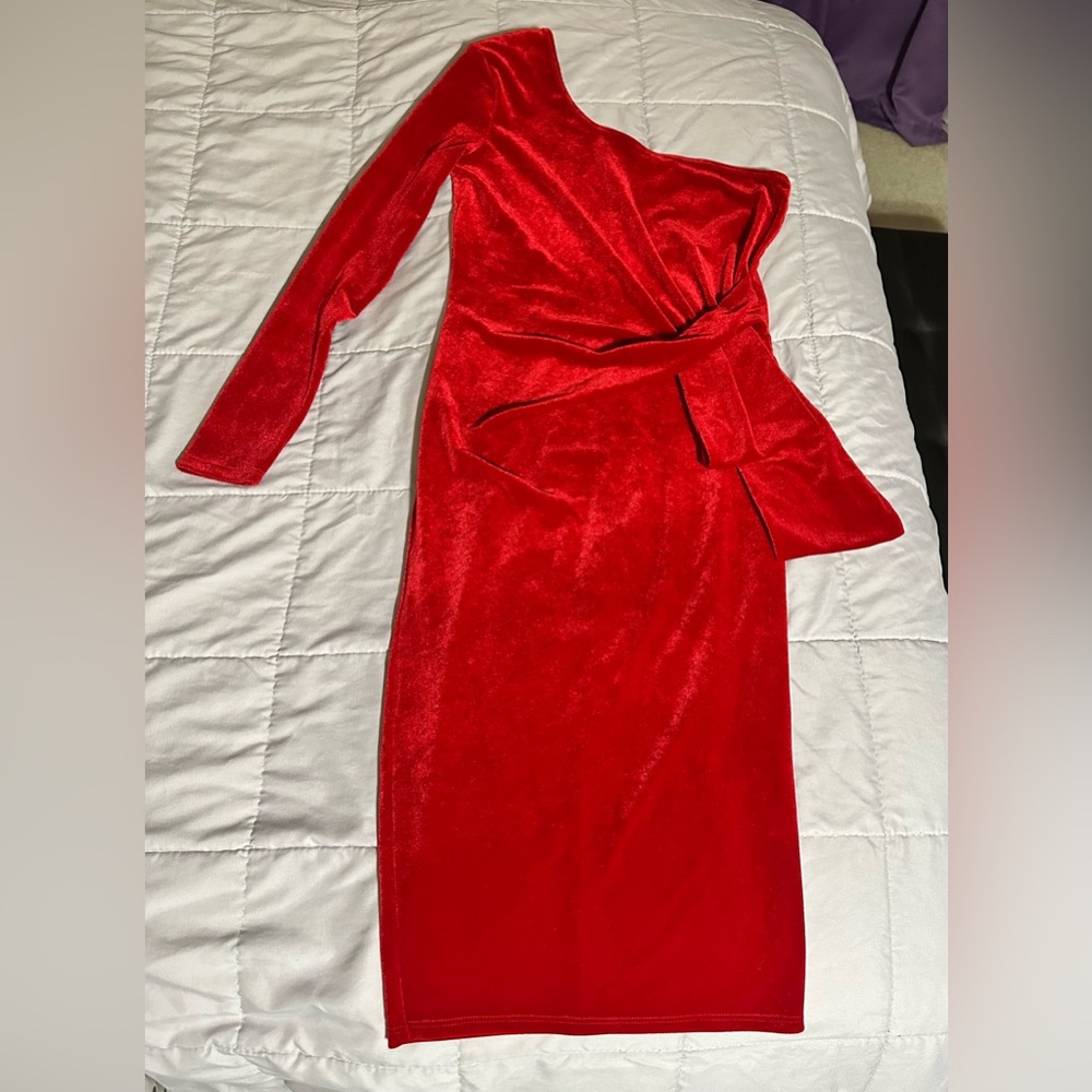 One-Shoulder Red midi Dress - Picture 4 of 13